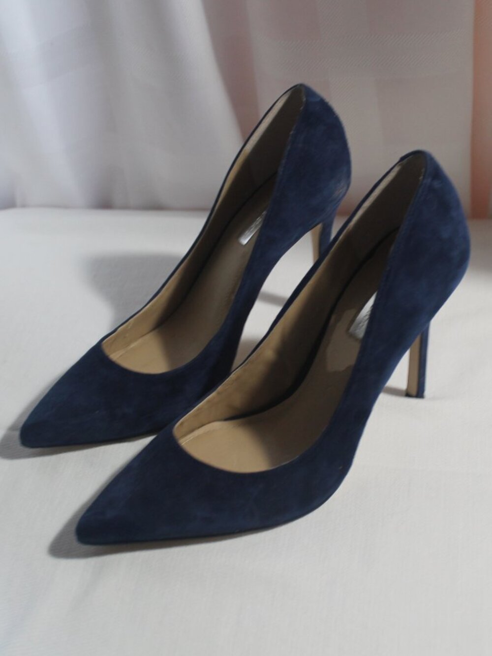 BCBG Treasure Navy Suede Pointy Toe 4" Heels 8.5M